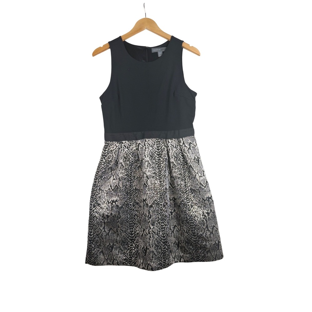 Donna Ricco Fit and Flare Metallic Texture Skirt size Medium Black/Gray